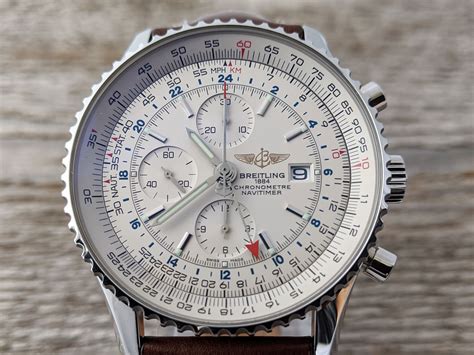 breitling navitimer world features